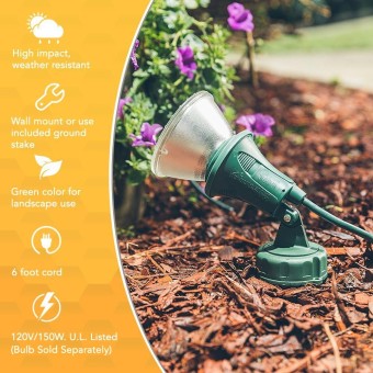 Woods Outdoor Floodlight Fixture With Stake (6-Feet cord; 120V; Green)